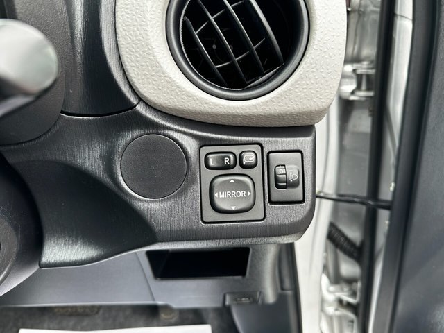 2012 TOYOTA YARIS 1.3 Automatic JDM Petrol Hatchback Silver 5dr - Photo 10