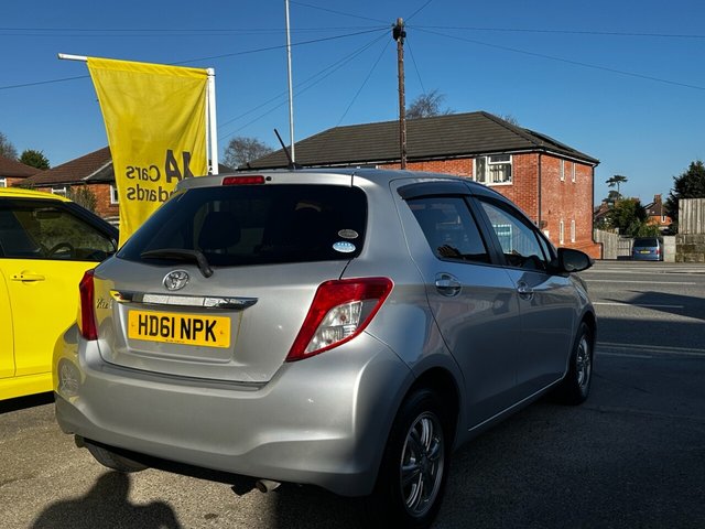 2012 TOYOTA YARIS 1.3 Automatic JDM Petrol Hatchback Silver 5dr - Photo 8