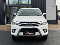 USED 2017 TOYOTA HI-LUX 2.4 D-4D Invincible Pickup Double Cab 4dr Diesel Manual 4WD Euro 6 (s/s) (TSS, 3.5t) (150 ps) 
