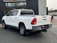 USED 2017 TOYOTA HI-LUX 2.4 D-4D Invincible Pickup Double Cab 4dr Diesel Manual 4WD Euro 6 (s/s) (TSS, 3.5t) (150 ps) 