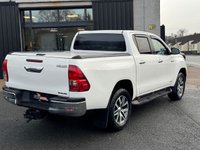 USED 2017 TOYOTA HI-LUX 2.4 D-4D Invincible Pickup Double Cab 4dr Diesel Manual 4WD Euro 6 (s/s) (TSS, 3.5t) (150 ps) 