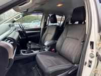 USED 2017 TOYOTA HI-LUX 2.4 D-4D Invincible Pickup Double Cab 4dr Diesel Manual 4WD Euro 6 (s/s) (TSS, 3.5t) (150 ps) 