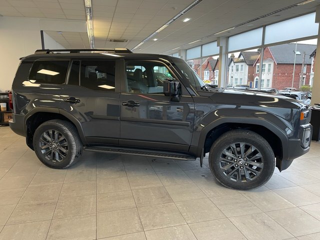 View our TOYOTA LAND CRUISER