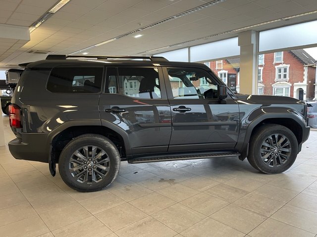 View our TOYOTA LAND CRUISER