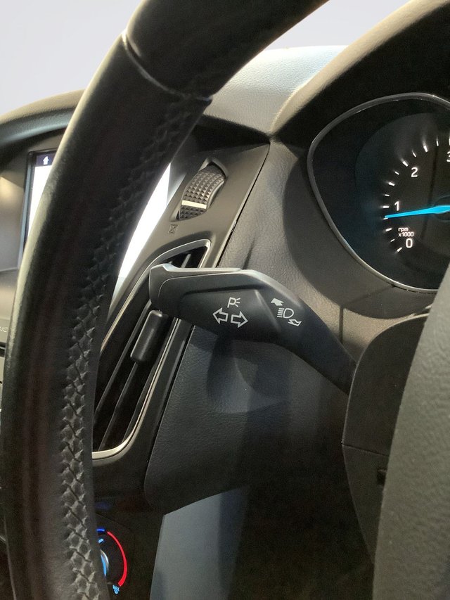 2017 Ford Focus - Photo 10