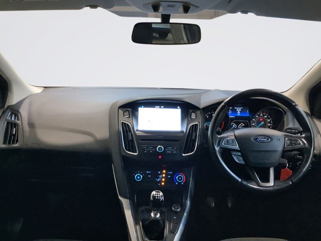 2017 Ford Focus - Photo 3