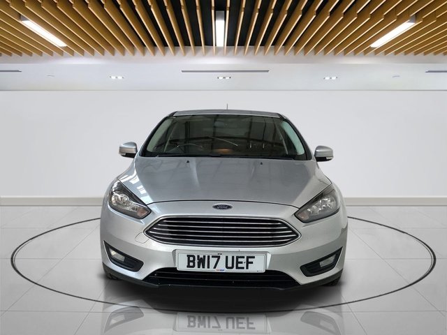 2017 Ford Focus - Photo 2