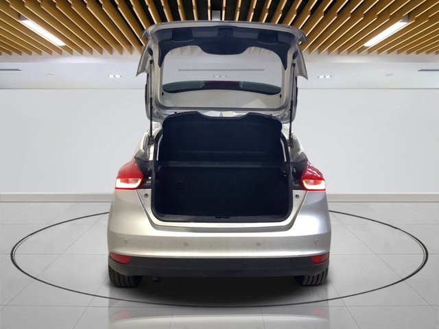 2017 Ford Focus - Photo 9