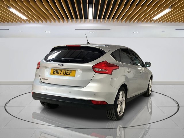 2017 Ford Focus - Photo 7