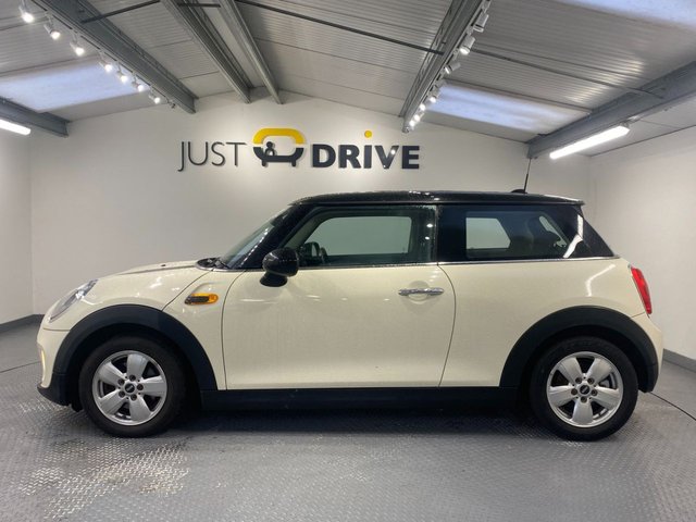 2014 MINI Hatch 1.5L Cooper 3dr - Photo 3