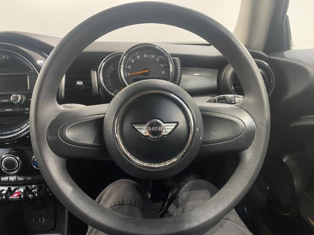 2014 MINI Hatch 1.5L Cooper 3dr - Photo 12