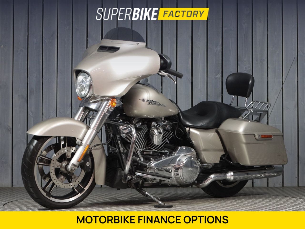 HARLEY-DAVIDSON TOURING