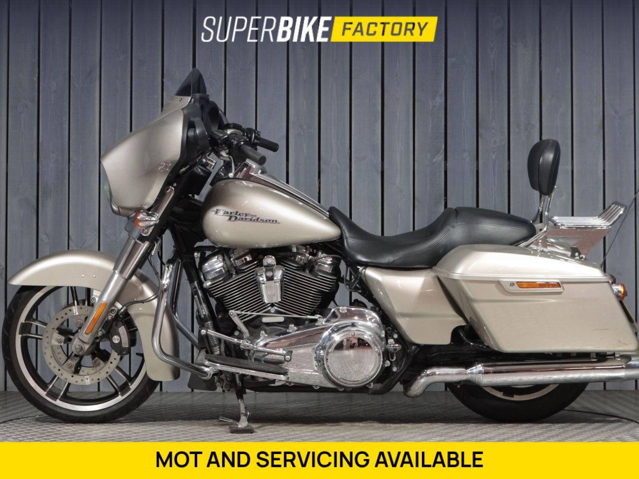 HARLEY-DAVIDSON TOURING
