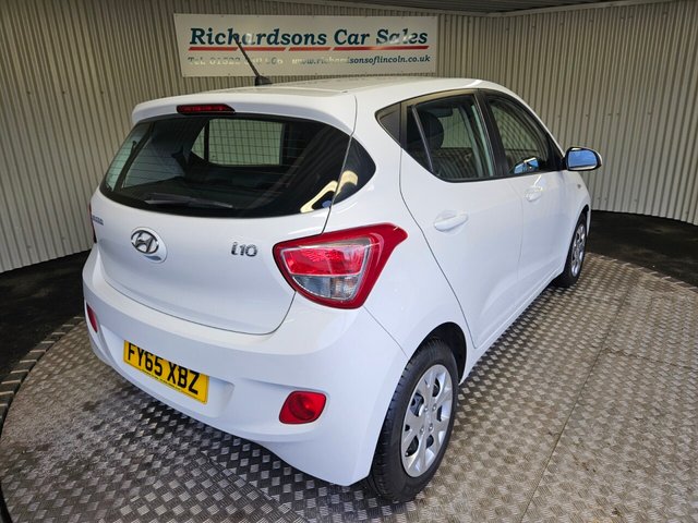 2015 HYUNDAI I10 - Photo 3