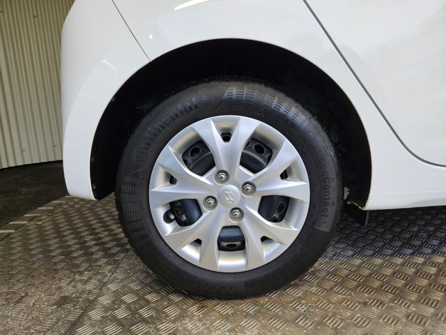 2015 HYUNDAI I10 - Photo 12