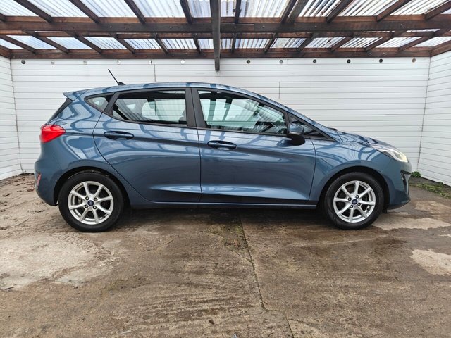 2019 FORD FIESTA - Photo 2