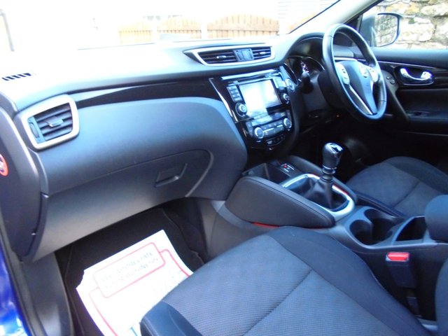 2015 NISSAN QASHQAI 1.5 dCi n-tec+ SUV 5dr Diesel Manual 2WD Euro 5 (s/s) (110 ps) - Photo 4
