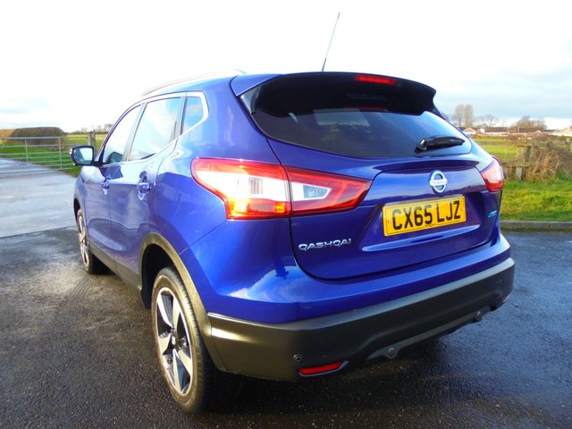 2015 NISSAN QASHQAI 1.5 dCi n-tec+ SUV 5dr Diesel Manual 2WD Euro 5 (s/s) (110 ps) - Photo 3