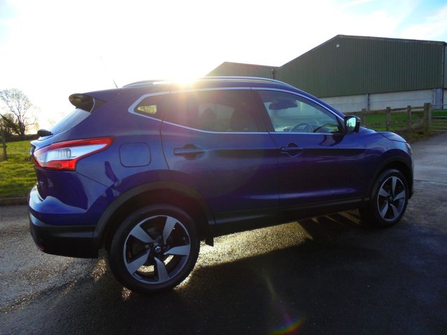 2015 NISSAN QASHQAI 1.5 dCi n-tec+ SUV 5dr Diesel Manual 2WD Euro 5 (s/s) (110 ps) - Photo 8
