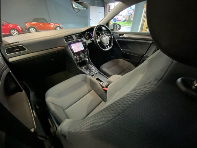 2019 VOLKSWAGEN GOLF (2019) - Photo 12