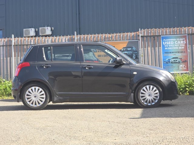 View our SUZUKI SWIFT