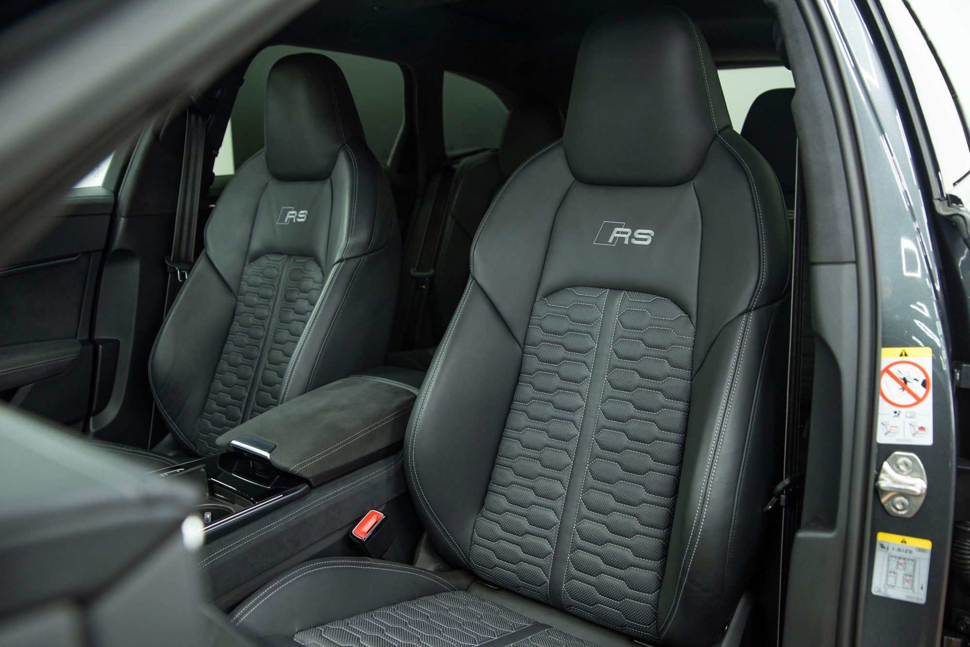 USED 2025 25 AUDI RS6 AVANT 4.0 TFSI V8 Performance Carbon Vorsprung 
