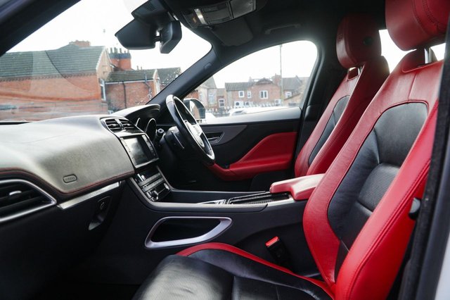 2018 JAGUAR F-PACE 2018 3.0 V6 S SUV 5dr Petrol Auto AWD Euro 6 (s/s) (380 ps) - Photo 4