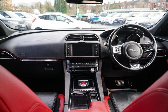 2018 JAGUAR F-PACE 2018 3.0 V6 S SUV 5dr Petrol Auto AWD Euro 6 (s/s) (380 ps) - Photo 2