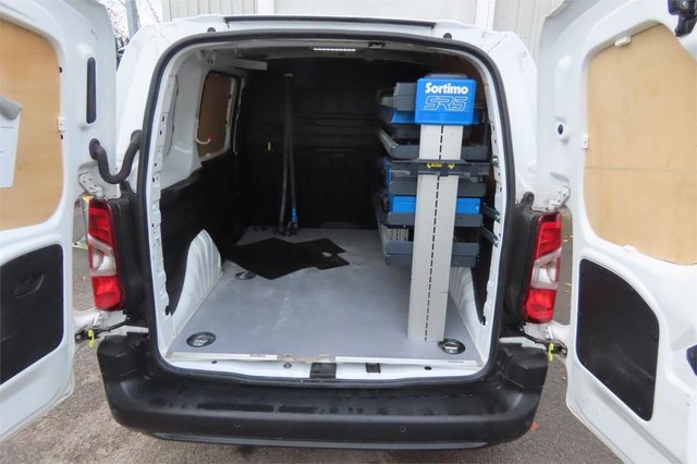 2021 Vauxhall Combo 1.5L Edition 4dr - Photo 5