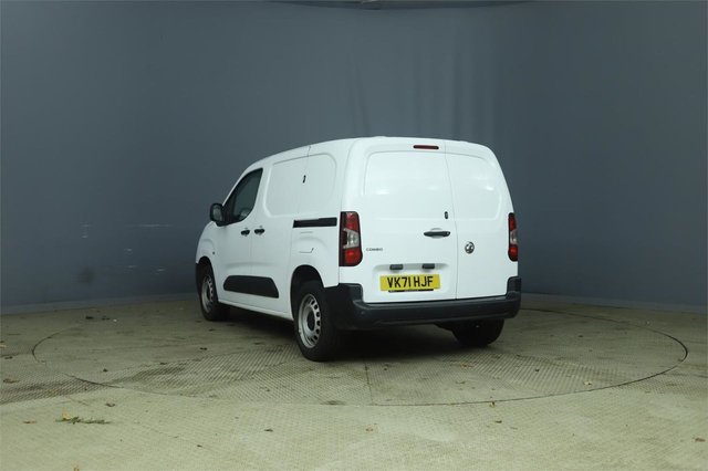 2021 Vauxhall Combo 1.5L Edition 4dr - Photo 11