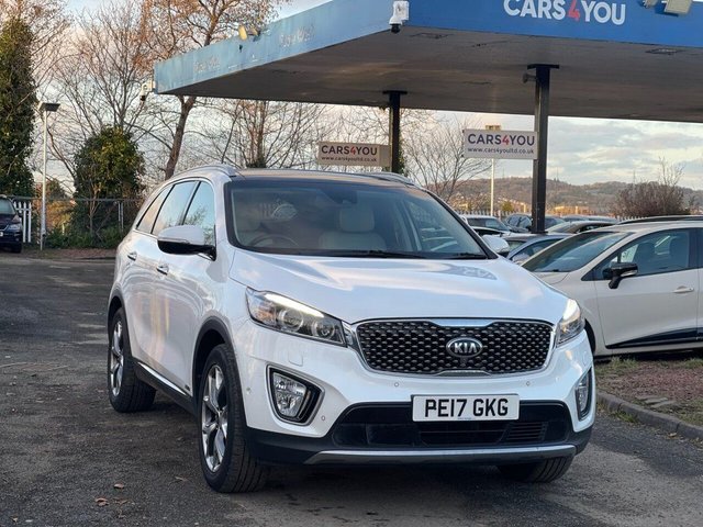 View our Kia Sorento range