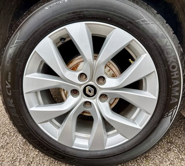 2022 RENAULT CAPTUR - Photo 8