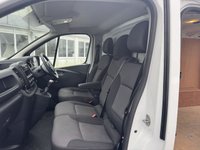 USED 2021 71 RENAULT TRAFIC 2.0 dCi ENERGY 28 Business+ Panel Van 5dr Diesel Manual SWB Standard Roof Euro 6 (s/s) (120 ps) This 2021 Renault Trafic presents a superb ownership proposition, having been meticulously maintained by just one owner from new.  Powered by a robust 2.0 litre dCi diesel engine, this Euro 6 compliant model offers efficient performance for your business needs.  The Business+ trim level ensures a practical and comfortable driving experience, enhanced by features such as a DAB radio with Bluetooth and USB connectivity, a wide view mirror incorporating blind spot assistance.