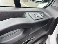 USED 2021 71 RENAULT TRAFIC 2.0 dCi ENERGY 28 Business+ Panel Van 5dr Diesel Manual SWB Standard Roof Euro 6 (s/s) (120 ps) This 2021 Renault Trafic presents a superb ownership proposition, having been meticulously maintained by just one owner from new.  Powered by a robust 2.0 litre dCi diesel engine, this Euro 6 compliant model offers efficient performance for your business needs.  The Business+ trim level ensures a practical and comfortable driving experience, enhanced by features such as a DAB radio with Bluetooth and USB connectivity, a wide view mirror incorporating blind spot assistance.