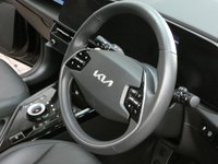 USED 2022 72 KIA NIRO 1.6h GDi 3 SUV 5dr Petrol Hybrid DCT Euro 6 (s/s) (139 bhp) SAT NAV PART LEATHER INTERIOR REAR VIEW CAMERA PARKING SENSORS CRUISE CONTROL 1 OWNER SERVICE HISTORY WARRANTY