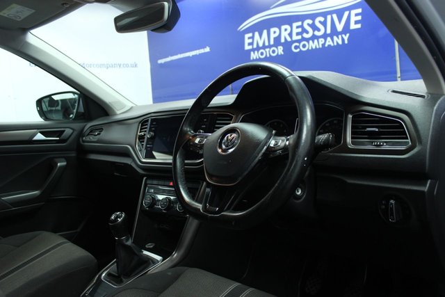 2018 VOLKSWAGEN T-ROC - Photo 6