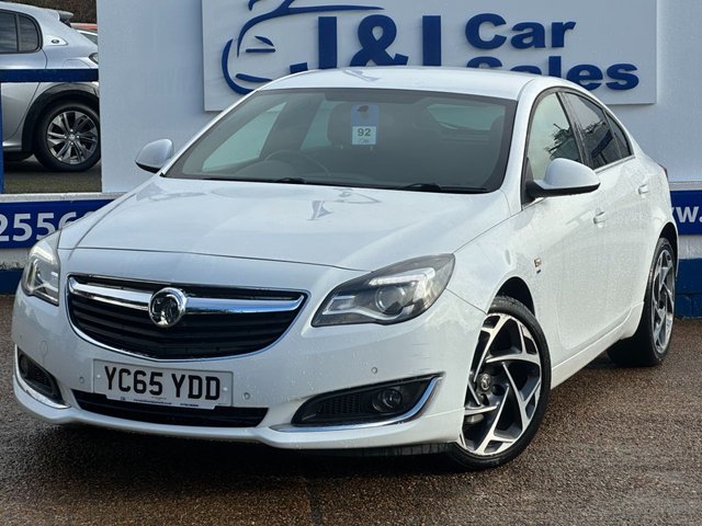2015 VAUXHALL INSIGNIA 2.0 CDTi SRi VX Line Nav Hatchback 5dr Diesel Auto Euro 6 (170 ps) - Photo 3