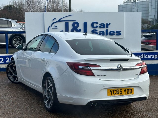 2015 VAUXHALL INSIGNIA 2.0 CDTi SRi VX Line Nav Hatchback 5dr Diesel Auto Euro 6 (170 ps) - Photo 7