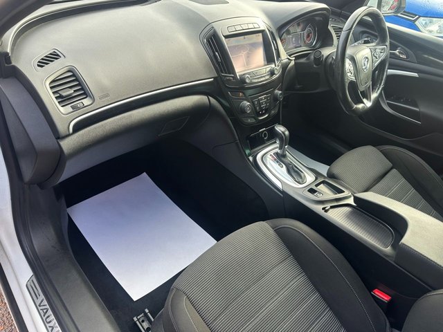 2015 VAUXHALL INSIGNIA 2.0 CDTi SRi VX Line Nav Hatchback 5dr Diesel Auto Euro 6 (170 ps) - Photo 12