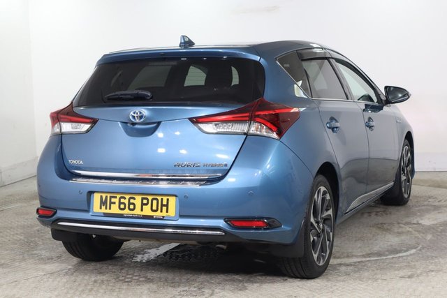 2016 TOYOTA AURIS 1.8 VVT-h Design Hatchback 5dr Petrol Hybrid CVT Euro 6 (s/s) (136 ps) - Photo 4