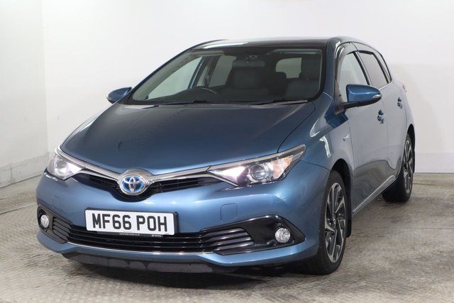 2016 TOYOTA AURIS 1.8 VVT-h Design Hatchback 5dr Petrol Hybrid CVT Euro 6 (s/s) (136 ps) - Photo 3