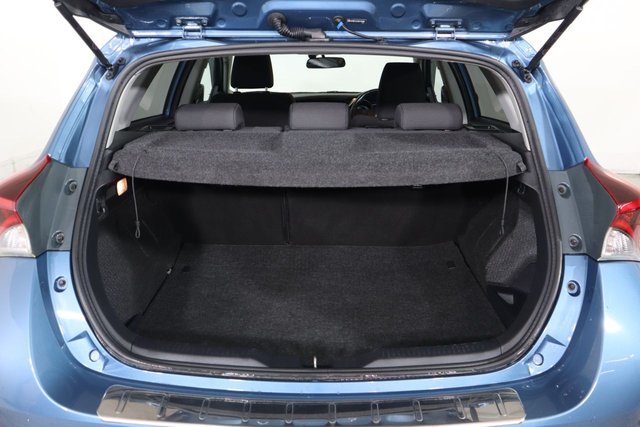 2016 TOYOTA AURIS 1.8 VVT-h Design Hatchback 5dr Petrol Hybrid CVT Euro 6 (s/s) (136 ps) - Photo 9