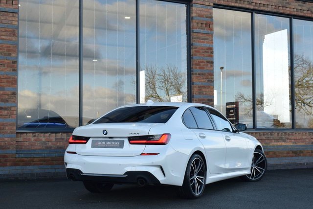 2021 BMW 3 Series 2L M Sport 4dr - Photo 2