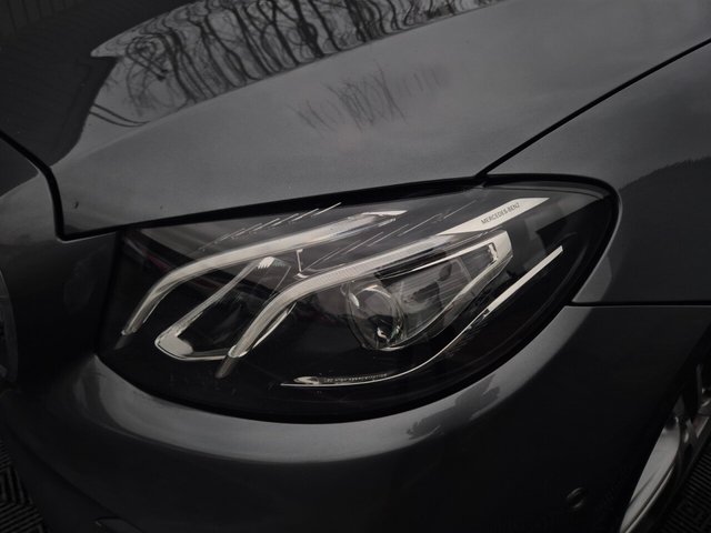 2018 Mercedes-Benz E-CLASS - Photo 8