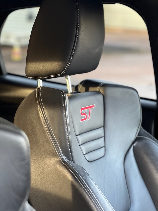 View our FORD FOCUS