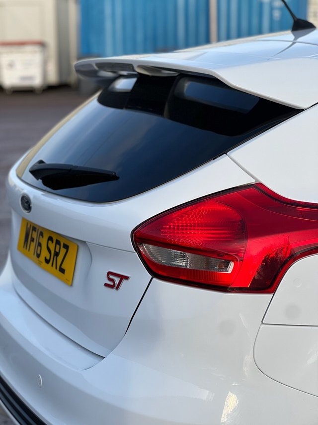 View our FORD FOCUS