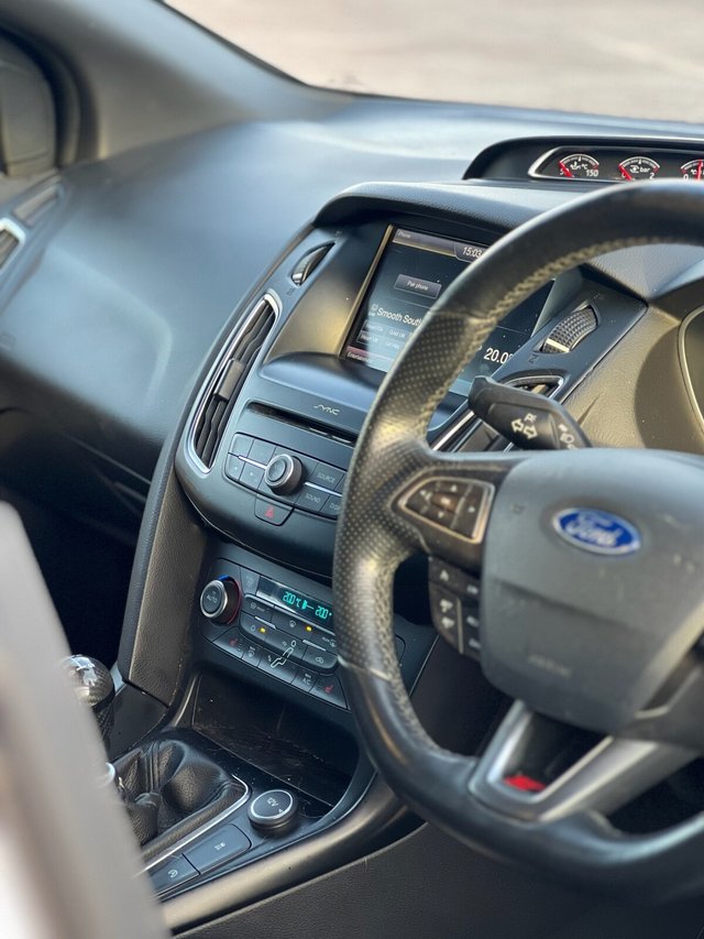 View our FORD FOCUS