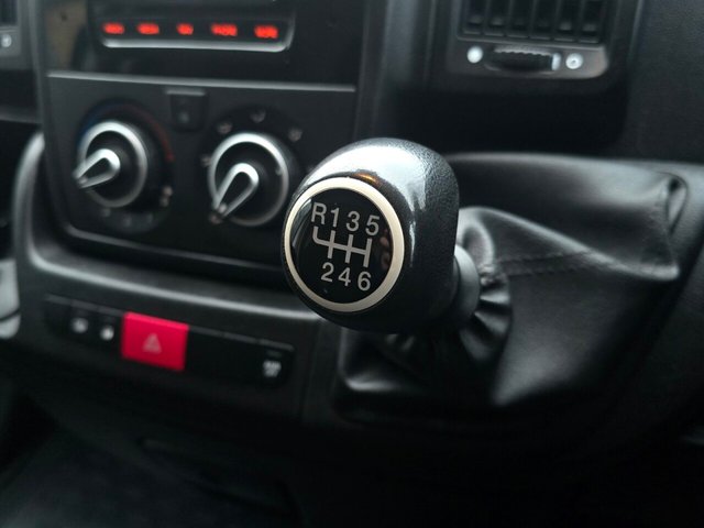 2020 Peugeot Boxer 2.2L Professional 5dr - Photo 4