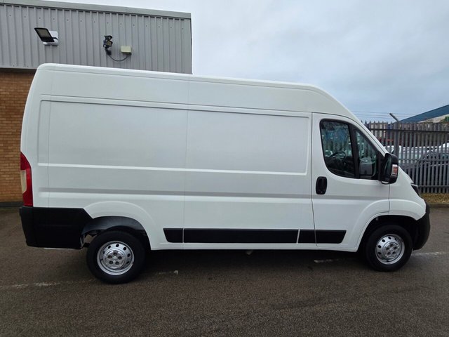 2020 Peugeot Boxer 2.2L Professional 5dr - Photo 11
