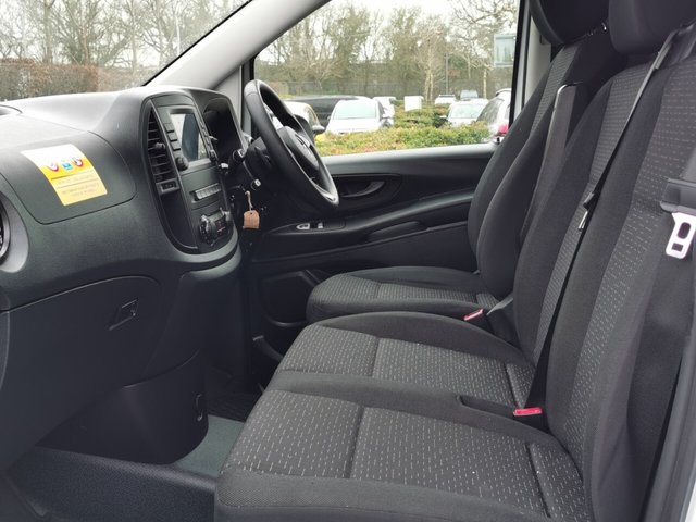 2022 Mercedes-Benz EVITO - Photo 7